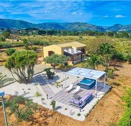 2 bedroom villa with jacuzzi & sea views, near Castellammare del Golfo, sleeps  4-5